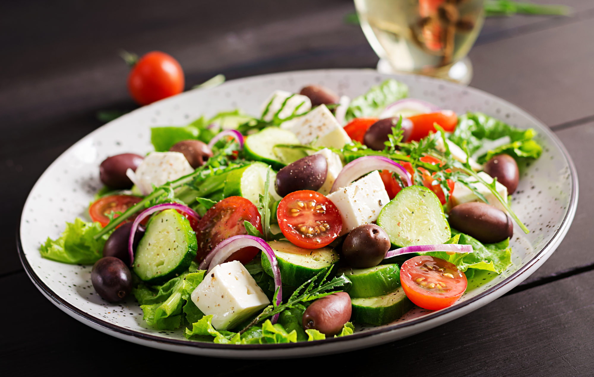 greek-salad-with-fresh-vegetables-feta-cheese-kalamata-olives-2000×1272